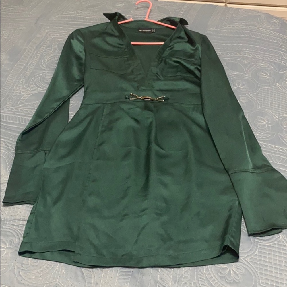 only worn once, nice emerald color